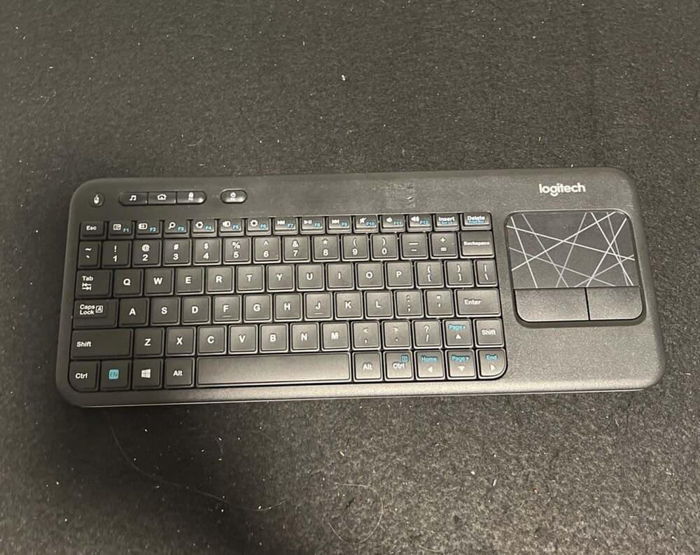 Logitech Black K400r Wireless Slim Keyboard Touchpad & USB Unifying Receiver